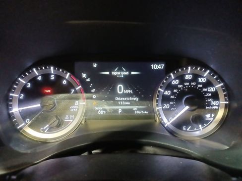 Used 2023 Toyota Highlander XLE image 10