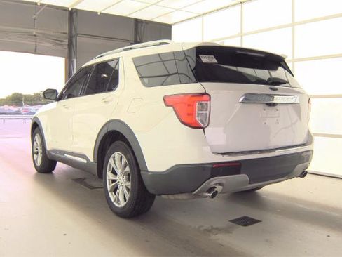 Used 2020 Ford Explorer Limited AWD/4WD image 2