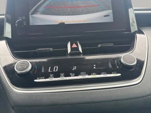 Used 2025 Toyota Corolla LE FWD image 13