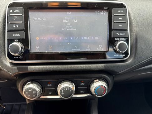 Used 2023 Nissan Versa S FWD image 23