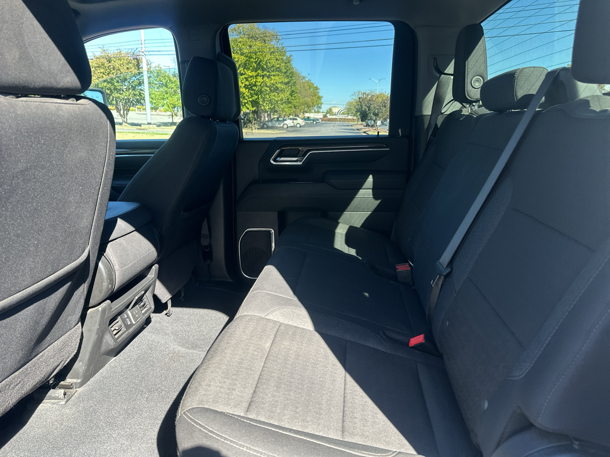 Used 2025 Chevrolet Silverado 3500 LT w/ Safety Package AWD/4WD image 17