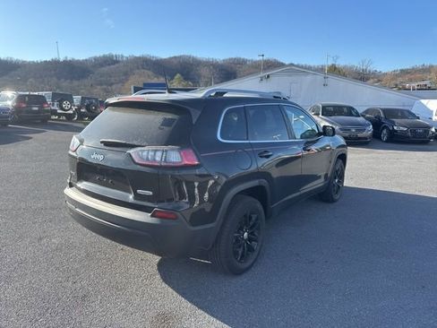 Used 2019 Jeep Cherokee Latitude w/ Cold Weather Group AWD/4WD image 8