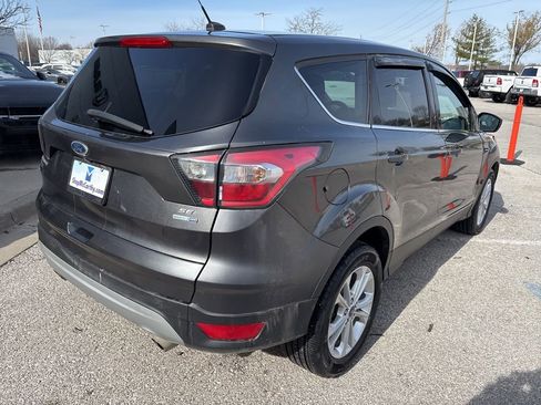Used 2017 Ford Escape SE image 24