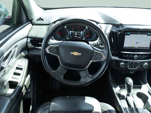 Used 2018 Chevrolet Traverse LT FWD image 20