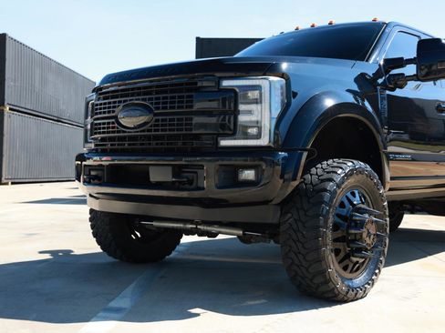 Used 2017 Ford F450 Platinum w/ Platinum Ultimate Package image 36