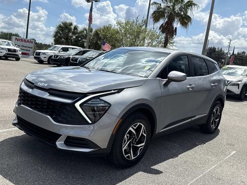 Used 2025 Kia Sportage LX image 8