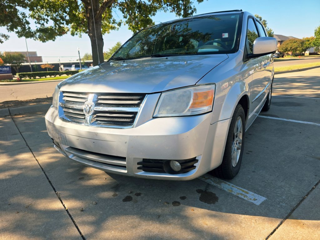 Used 2010 Dodge Grand Caravan SXT FWD image 31