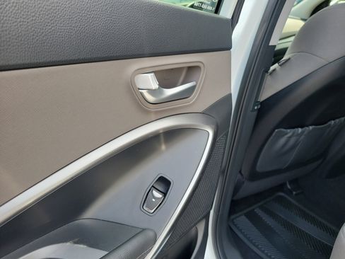 Used 2018 Hyundai Santa Fe Sport FWD image 13