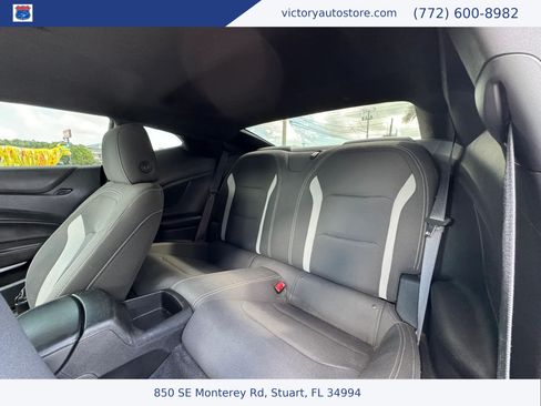 Used 2018 Chevrolet Camaro LT RWD image 13