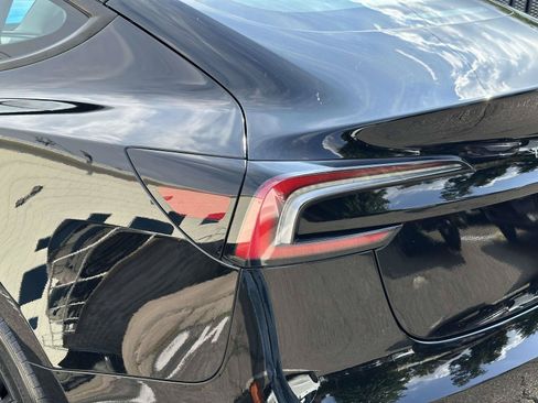 Used 2024 Tesla Model 3 Standard Range RWD image 11