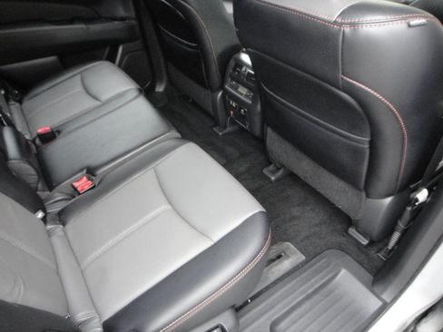 Used 2019 Nissan Pathfinder SL image 15