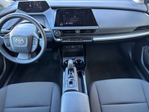 Used 2025 Toyota Prius LE image 29