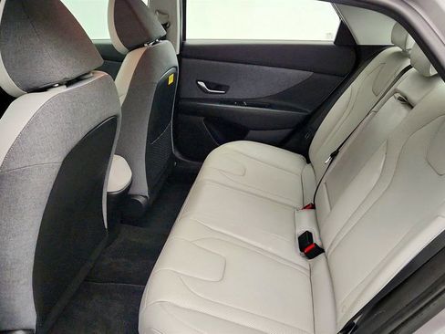 Used 2023 Hyundai Elantra Limited FWD image 22