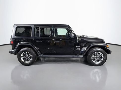 Used 2023 Jeep Wrangler Unlimited Sahara AWD/4WD image 8