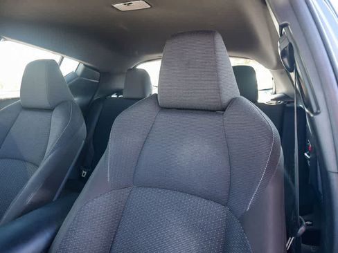 Used 2019 Toyota C-HR XLE FWD image 18