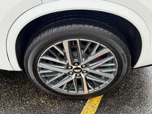 Used 2024 Cadillac XT6 Sport w/ LPO, Floor Liner Package AWD/4WD image 7