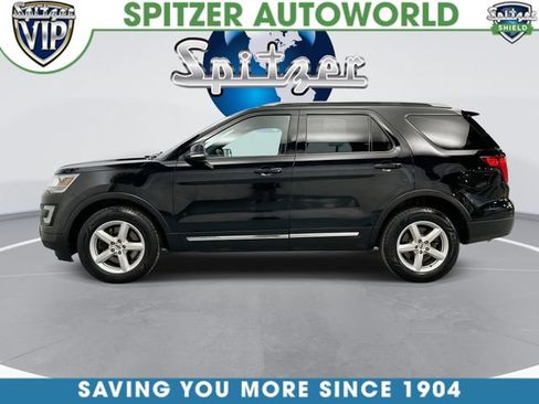 Used 2017 Ford Explorer XLT AWD/4WD image 7