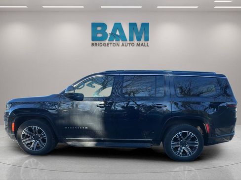 Used 2023 Jeep Wagoneer Series II image 4