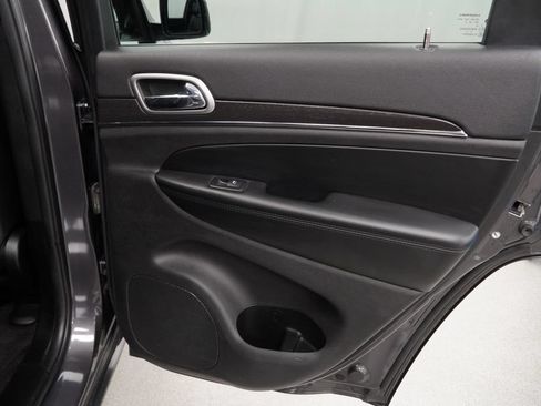 Used 2018 Jeep Grand Cherokee Limited AWD/4WD image 30