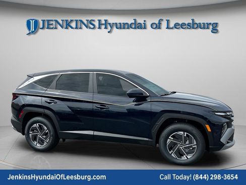 New 2026 Hyundai Tucson Blue SE image 2