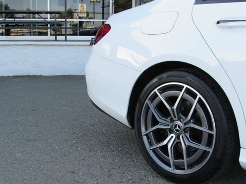 Used 2021 Mercedes-Benz E 350 Sedan w/ Premium Package image 36