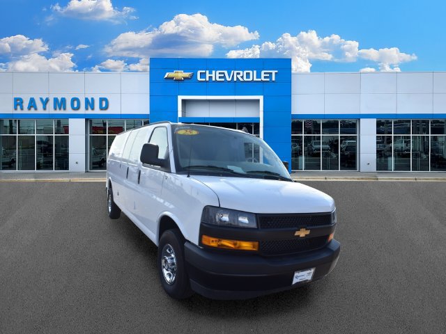 Used 2025 Chevrolet Express 2500 Extended RWD image 9