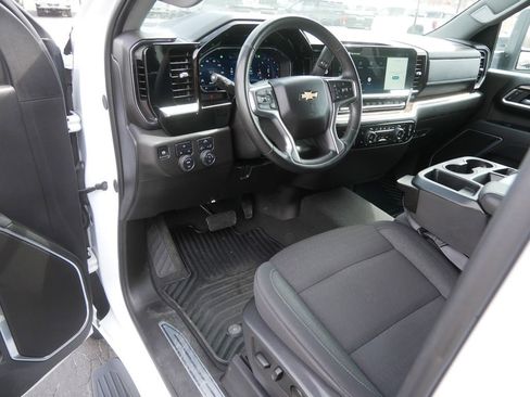 Used 2025 Chevrolet Silverado 2500 LT w/ Convenience Package image 12