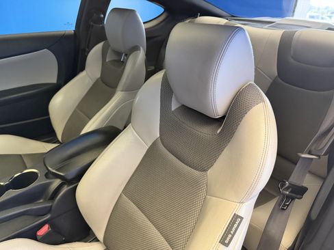 Used 2013 Hyundai Genesis 2.0T RWD image 13