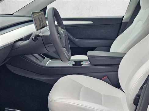 Used 2024 Tesla Model Y Performance image 17