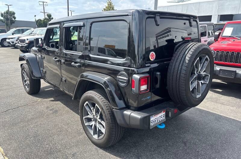 Used 2024 Jeep Wrangler Unlimited w/ Technology Group AWD/4WD image 6