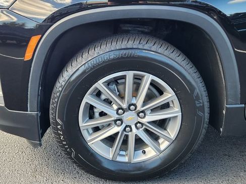 Used 2023 Chevrolet Traverse LT image 8