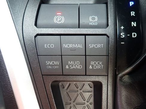 Certified 2021 Toyota RAV4 XLE w/ Convenience Package AWD/4WD image 24