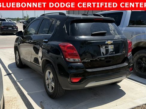 Used 2019 Chevrolet Trax LT w/ LT Convenience Package FWD image 12