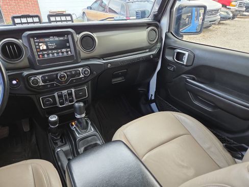 Used 2018 Jeep Wrangler Unlimited Sport S image 12