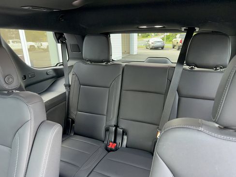 Used 2023 Chevrolet Tahoe Z71 w/ Luxury Package AWD/4WD image 18