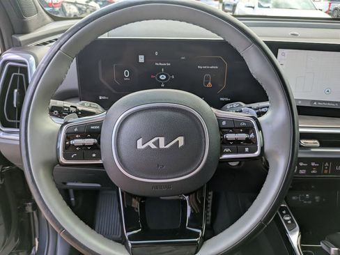 Certified 2025 Kia Sorento SX Prestige w/ Sage Leather Package AWD/4WD image 33