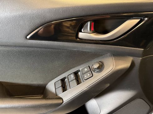 Used 2016 MAZDA MAZDA3 i Touring image 19