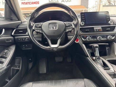 Used 2018 Honda Accord Touring image 6