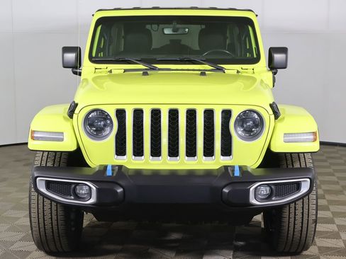Used 2023 Jeep Wrangler Unlimited Sahara w/ Cold Weather Group AWD/4WD image 9