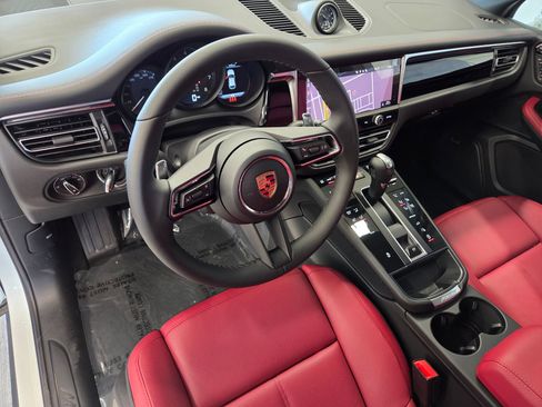 New 2026 Porsche Macan AWD/4WD image 4