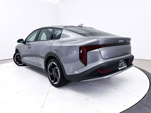 Used 2025 Kia K4 EX image 2