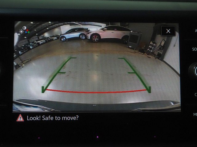 Used 2023 Volkswagen Taos SE w/ Sunroof Package w/ Panoramic Sunroof Package FWD image 26