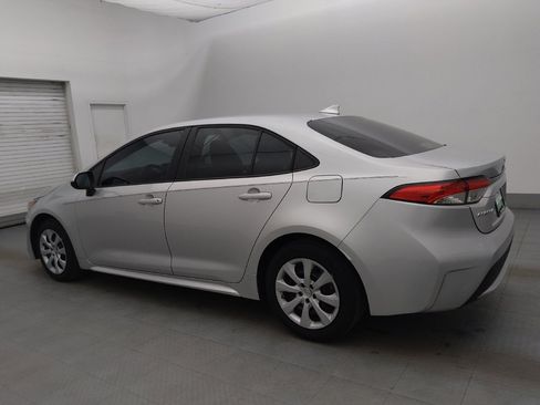 Used 2022 Toyota Corolla LE image 3