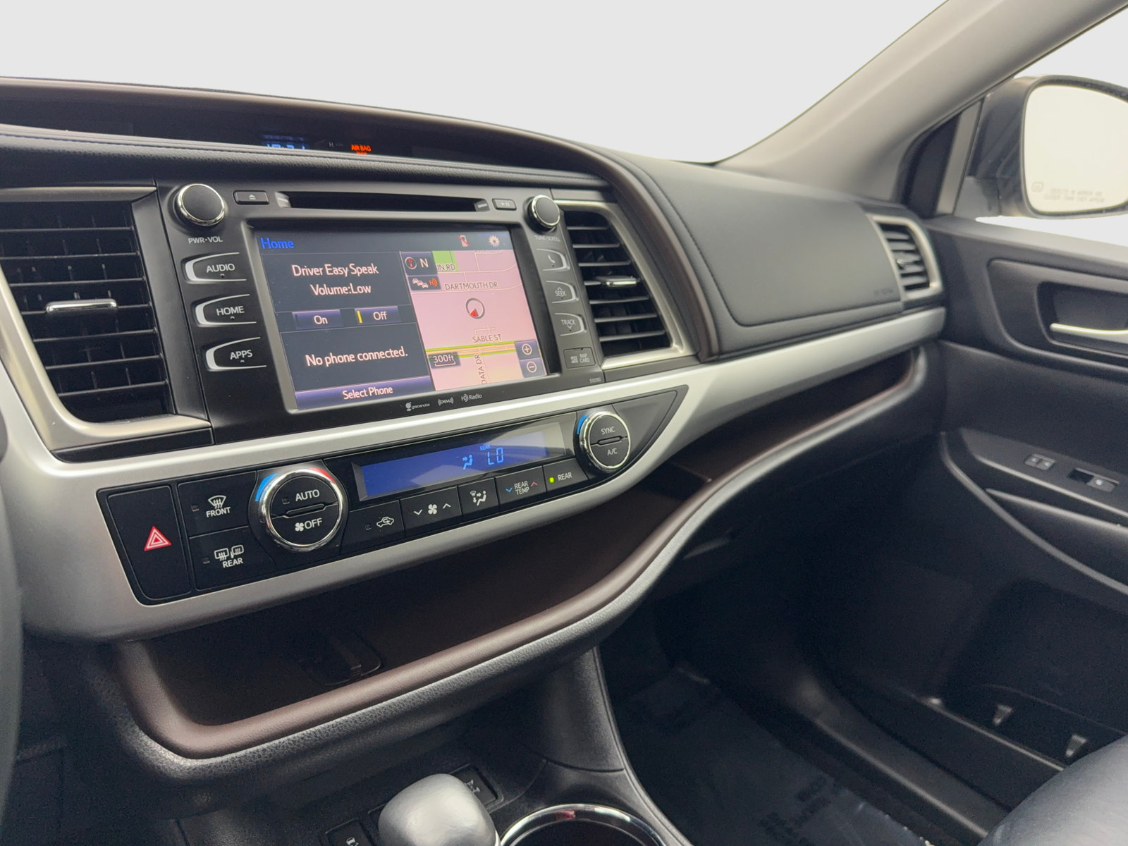 Used 2019 Toyota Highlander XLE AWD/4WD image 28
