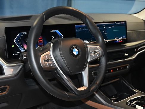 Certified 2025 BMW X7 xDrive40i image 2