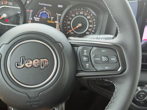 New 2026 Jeep Gladiator Rubicon w/ Steel Power Dome Hood Package AWD/4WD image 16
