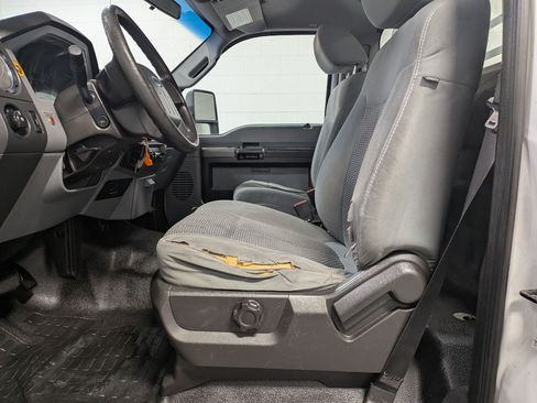 Used 2011 Ford F450 XLT w/ Ambulance Preparation Pkg RWD image 18