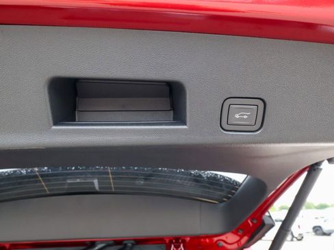 New 2026 GMC Acadia Denali Ultimate w/ LPO, Floor Liner Package AWD/4WD image 6