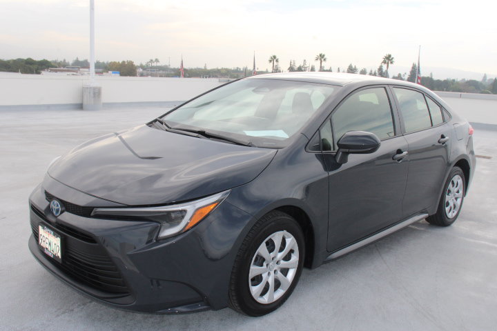 Certified 2025 Toyota Corolla LE FWD image 6