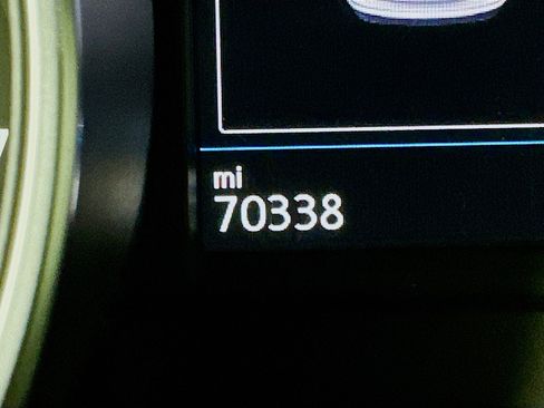 Used 2020 Volkswagen Tiguan SE w/ Panoramic Sunroof Package image 19